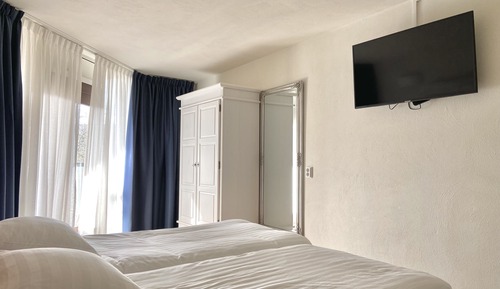 Standard Twin Room, Shared Bathroom