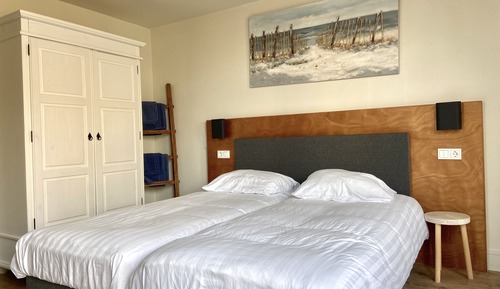 Standard Twin Room, Canal View