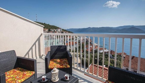 Apartment (One Bedroom Apartment with Terrace an)