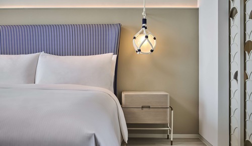 Deluxe Room, 1 King Bed (Mermoon)