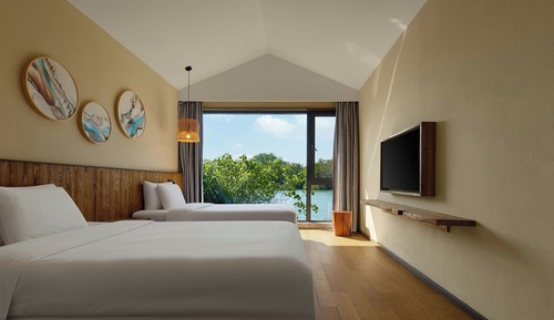 Suite, 2 Bedrooms, Non Smoking, Lake View