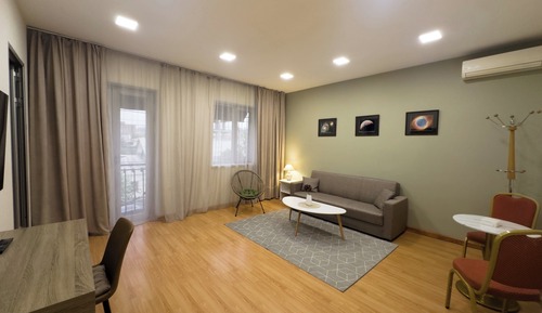 Family Apartment, 1 Queen Bed with Sofa bed, Non Smoking, City View