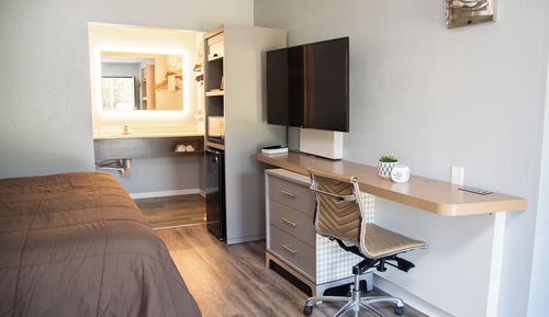 Basic Studio Suite, 1 Bedroom, Non Smoking, Refrigerator & Microwave