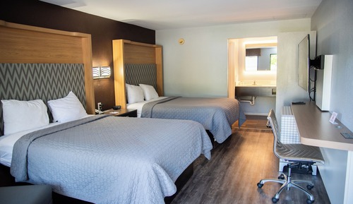 Basic Double Room, 2 Queen Beds, Non Smoking, Refrigerator & Microwave