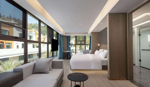 Deluxe Suite, 1 King Bed