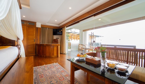 Premium Suite