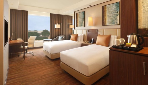 2 Twin Guest Room City View