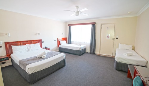 Family Room - Not Pet Friendly