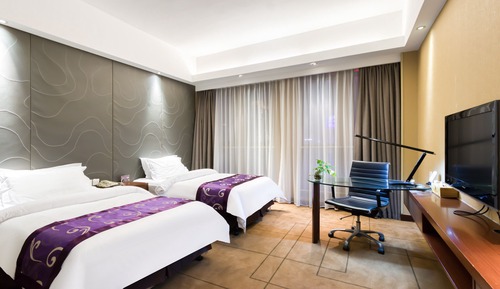 Twin Room (Extreme Sassy)