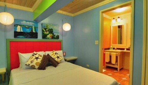 Efficiency Suite with Queen Bed & Kitchen 102