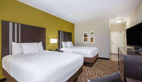 Room, 2 Queen Beds, Accessible, Non Smoking (Mobility Accessible)