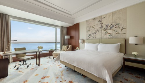 Deluxe Room, 1 King Bed, Sea View