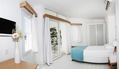 Standard Comfort Room