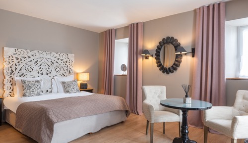 Waterfront Room, Luxury