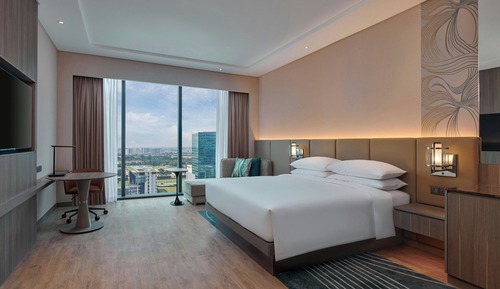 Room, 1 King Bed, Non Smoking, Corner