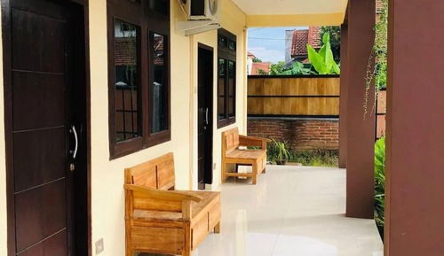 Business Double Room, 1 King Bed, Non Smoking, Private Bathroom