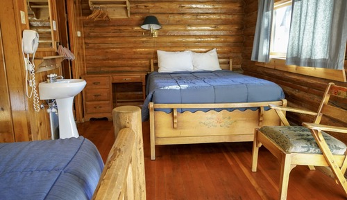 Cabin, Multiple Beds