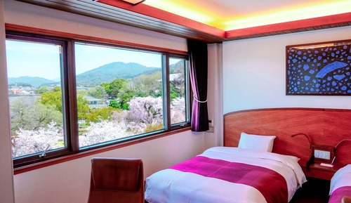 Twin Room with Park View - Top floor, Non Smoking