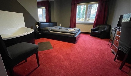 Honeymoon Room