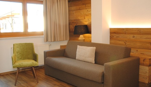Deluxe Studio Suite