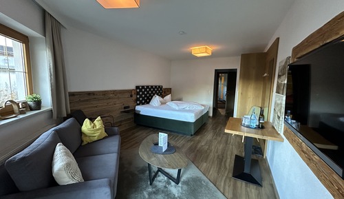 Deluxe Studio Suite