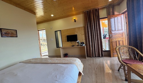 Valley View with Balcony