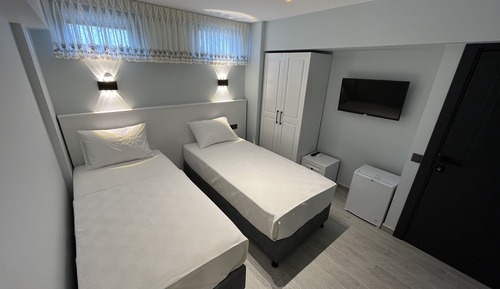 Economy Twin Room, Basement