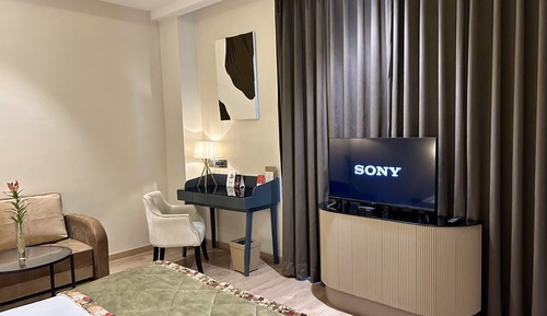 Deluxe Room, 1 King Bed