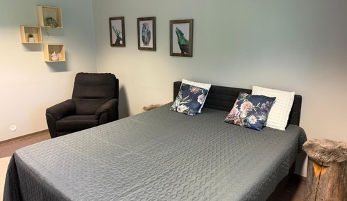 Basic Room, 1 Queen Bed