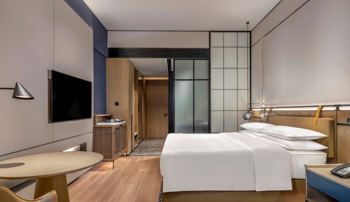 Classic Room, 1 King Bed, Non Smoking