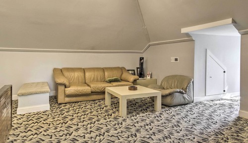 House (Multiple Bedrooms)