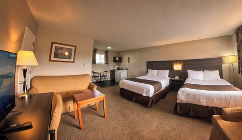 Family Suite, 2 Queen Beds,+ Sofa Bed With Kitchen