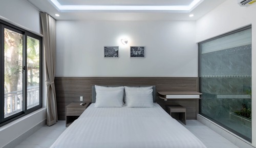 Deluxe Double Room, Multiple Beds, Patio