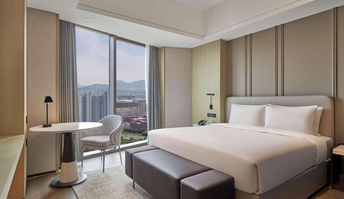 Suite, 1 King Bed, Kitchen