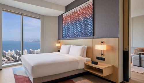 Suite, 1 King Bed