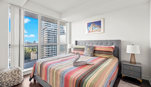 Exclusive Apartment, 1 Queen Bed with Sofa bed, Pool Access, City View