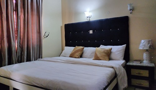 Deluxe Studio Suite