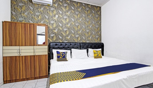 Economy Triple Room