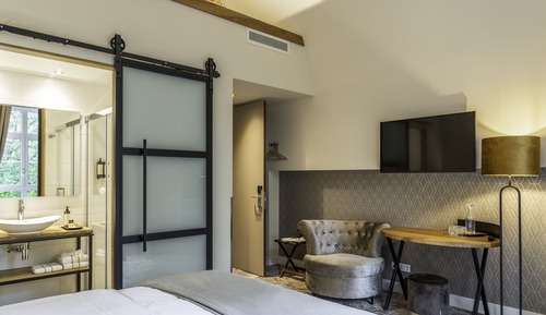 Deluxe Double Room (Elizabeth)