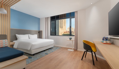 Standard Room, 1 King Bed (Extra Floor Space)