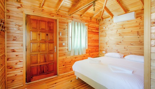 Standard Bungalow, 1 Queen Bed