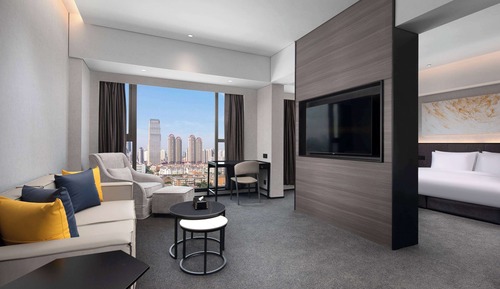 Deluxe Suite, 1 King Bed, Non Smoking