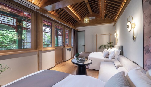 Family Quadruple Room with Private Garden View