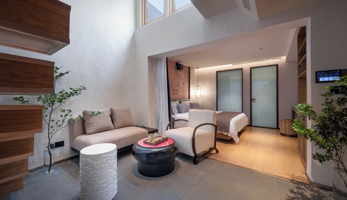 Loft Quadruple Family Room with Private Terrace