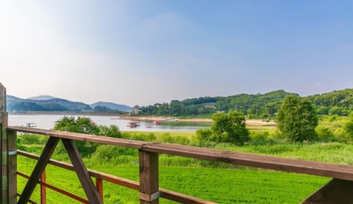 Room (Sapphire Room (40 Beds))