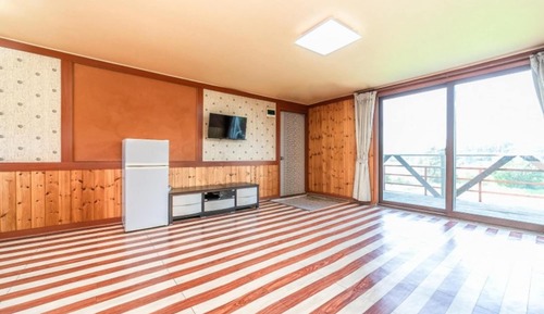 Room (Diamond Room (43 Ondol Room))