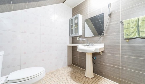 Room (Rhododendron Room (96 Ondol))