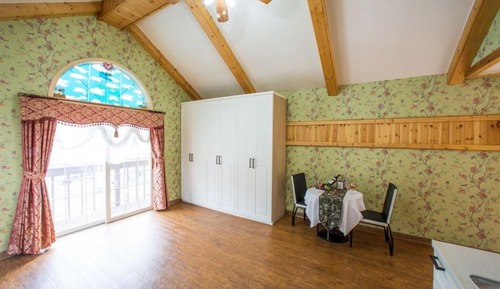 Room (Blk A Room 206)