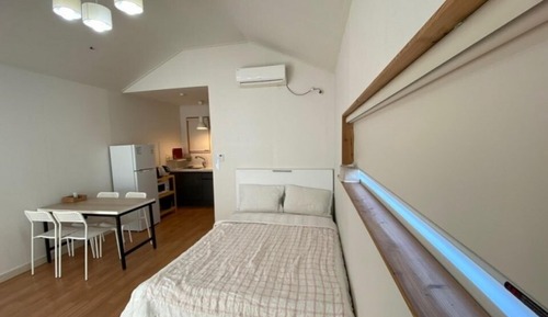 Room (Room 4 (Studio type))