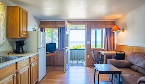 One Bedroom Cabin, Kitchen, Ocean View